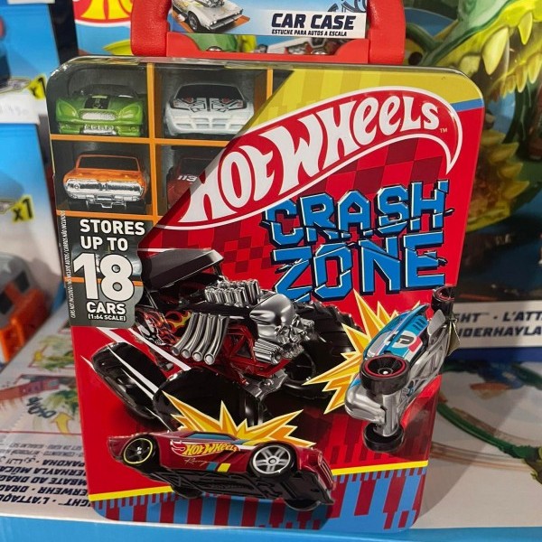 Hot Wheels Crash Zone 18 automobila 